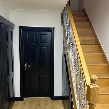Vila Cheerful 3 Bed House With Free Parking. Nottingham Exteriér fotografie