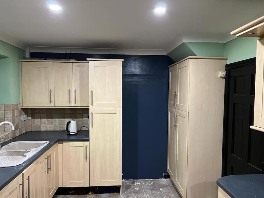 Vila Cheerful 3 Bed House With Free Parking. Nottingham Exteriér fotografie