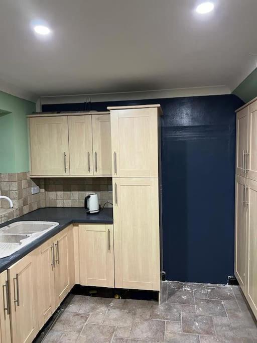 Vila Cheerful 3 Bed House With Free Parking. Nottingham Exteriér fotografie