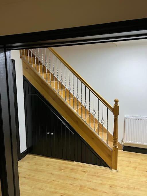 Vila Cheerful 3 Bed House With Free Parking. Nottingham Exteriér fotografie