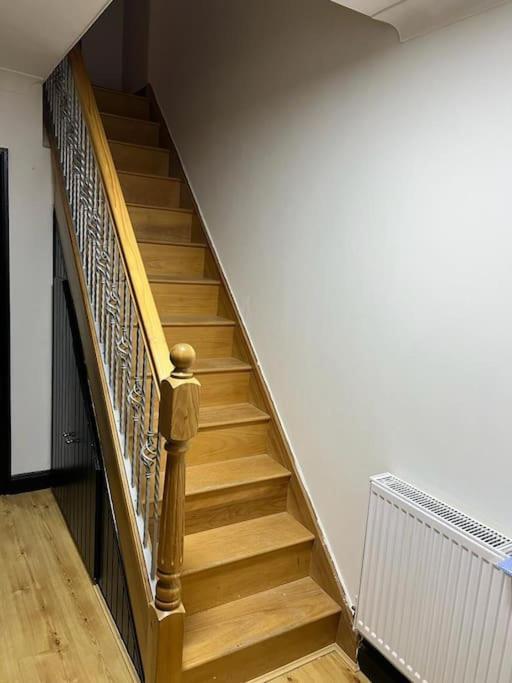 Vila Cheerful 3 Bed House With Free Parking. Nottingham Exteriér fotografie
